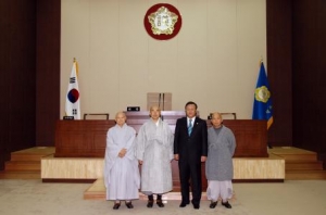 구룡사 주지스님 의회방문(2008.1.3)