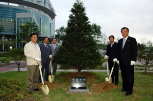 전직시의장기념식수(2008.6.5)