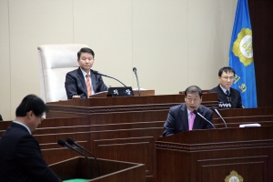 2010.12.23-제144회 정례회 제3차 본회의 시정질문