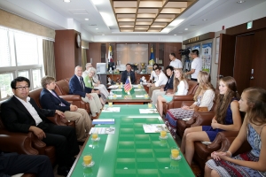 미국 로아노크시 학생교류단 의회방문(2015.07.22.)