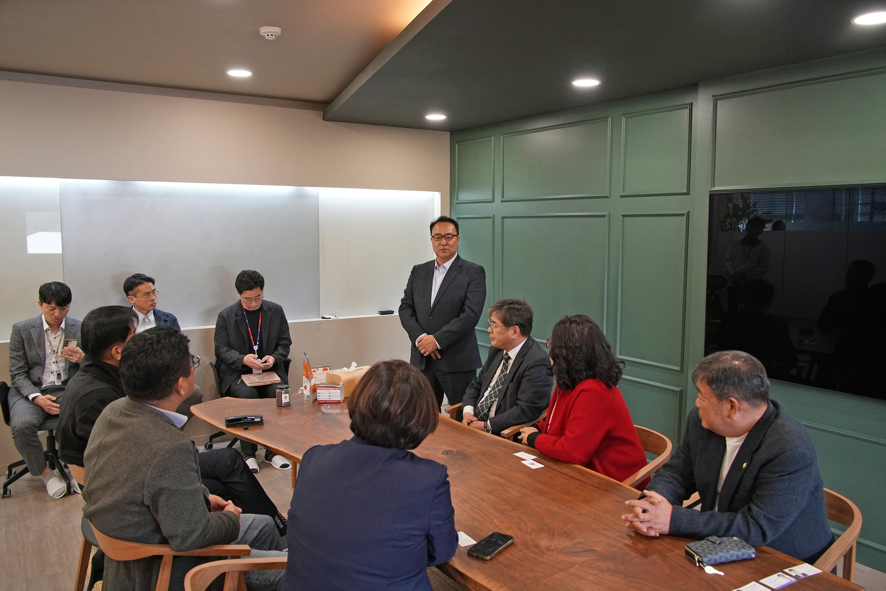제260회 원주시의회(임시회) 산업경제위원회 현장시찰(2025.10.24.)_5