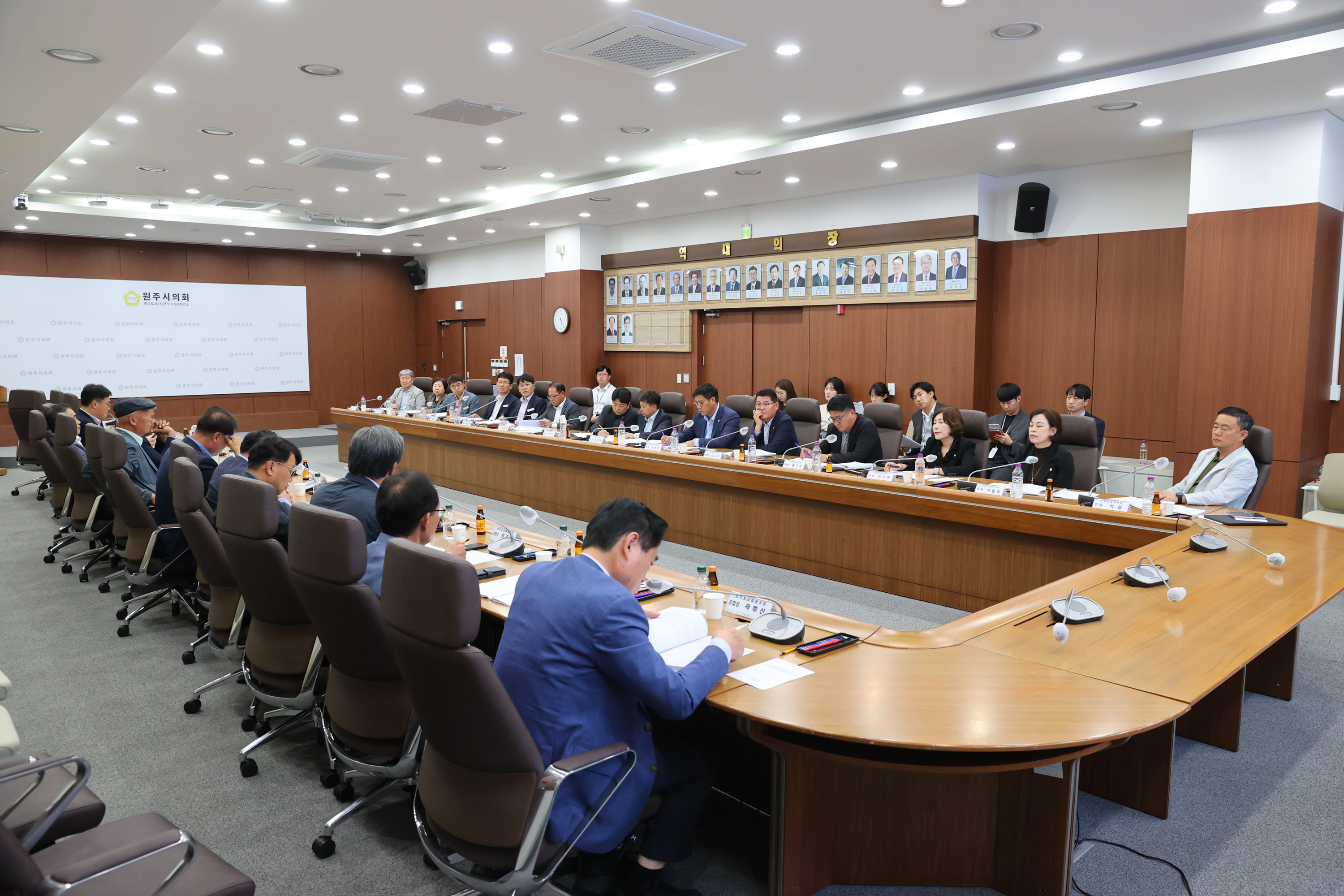 원주시의회 산업경제위원회, 농·축협조합장과 농업·농촌 발전 방안 논의