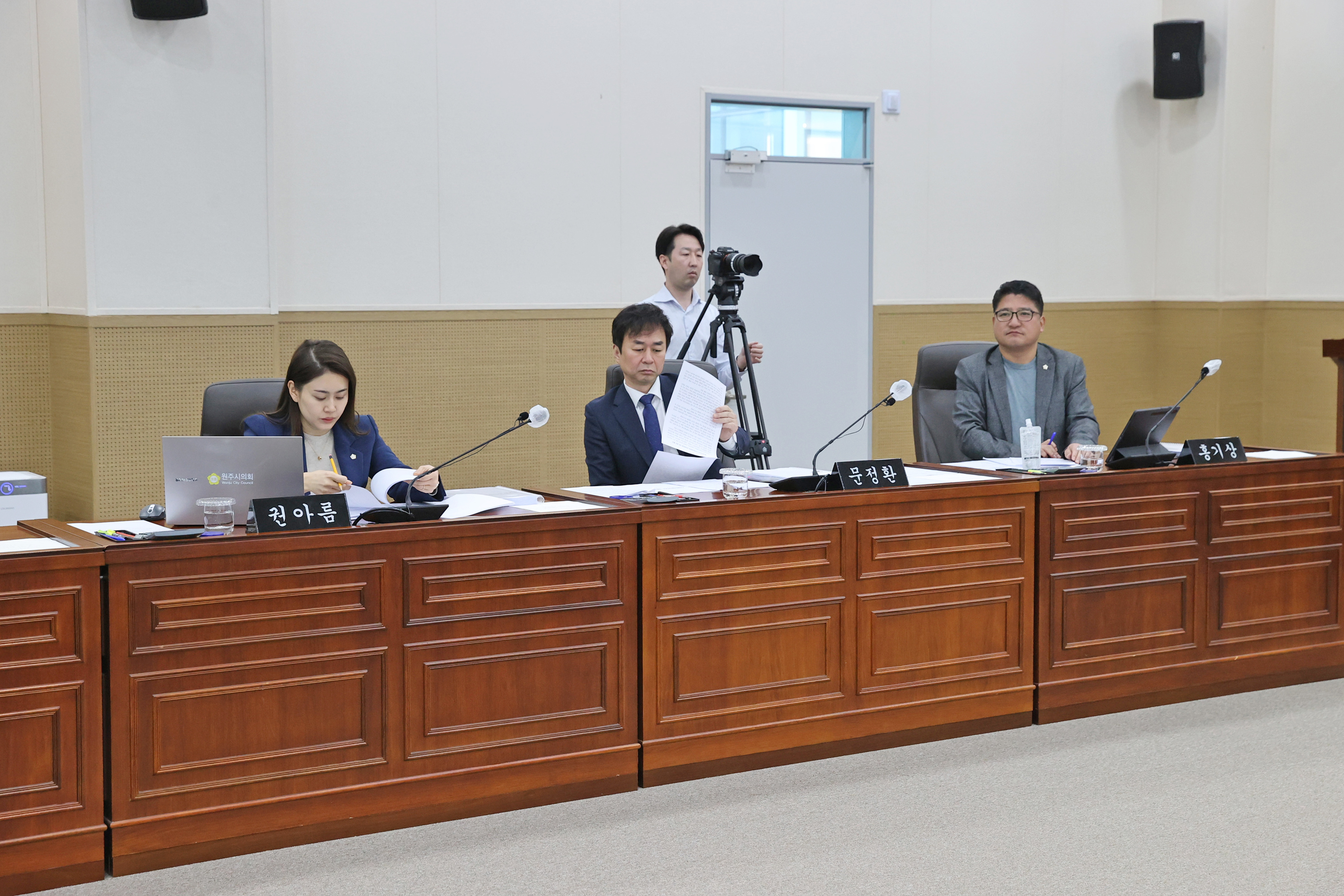 제264회 원주시의회(임시회) 제2차 (재)원주의료기기산업진흥원장 인사청문특별위원회(2026.03.23.)_4