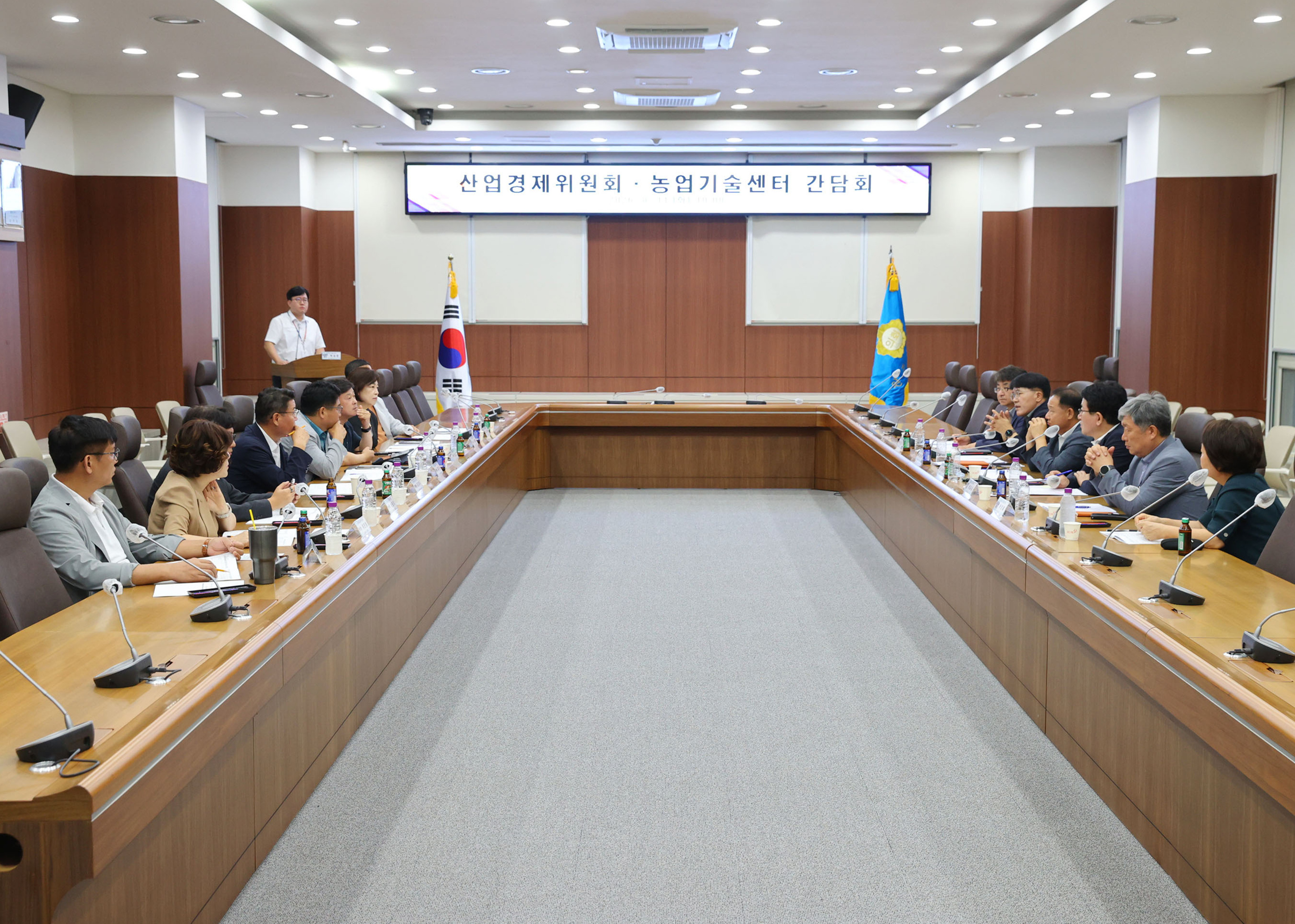 산업경제위원회, 농업기술센터 간담회 및 현장방문 (2026.08.11.)_1