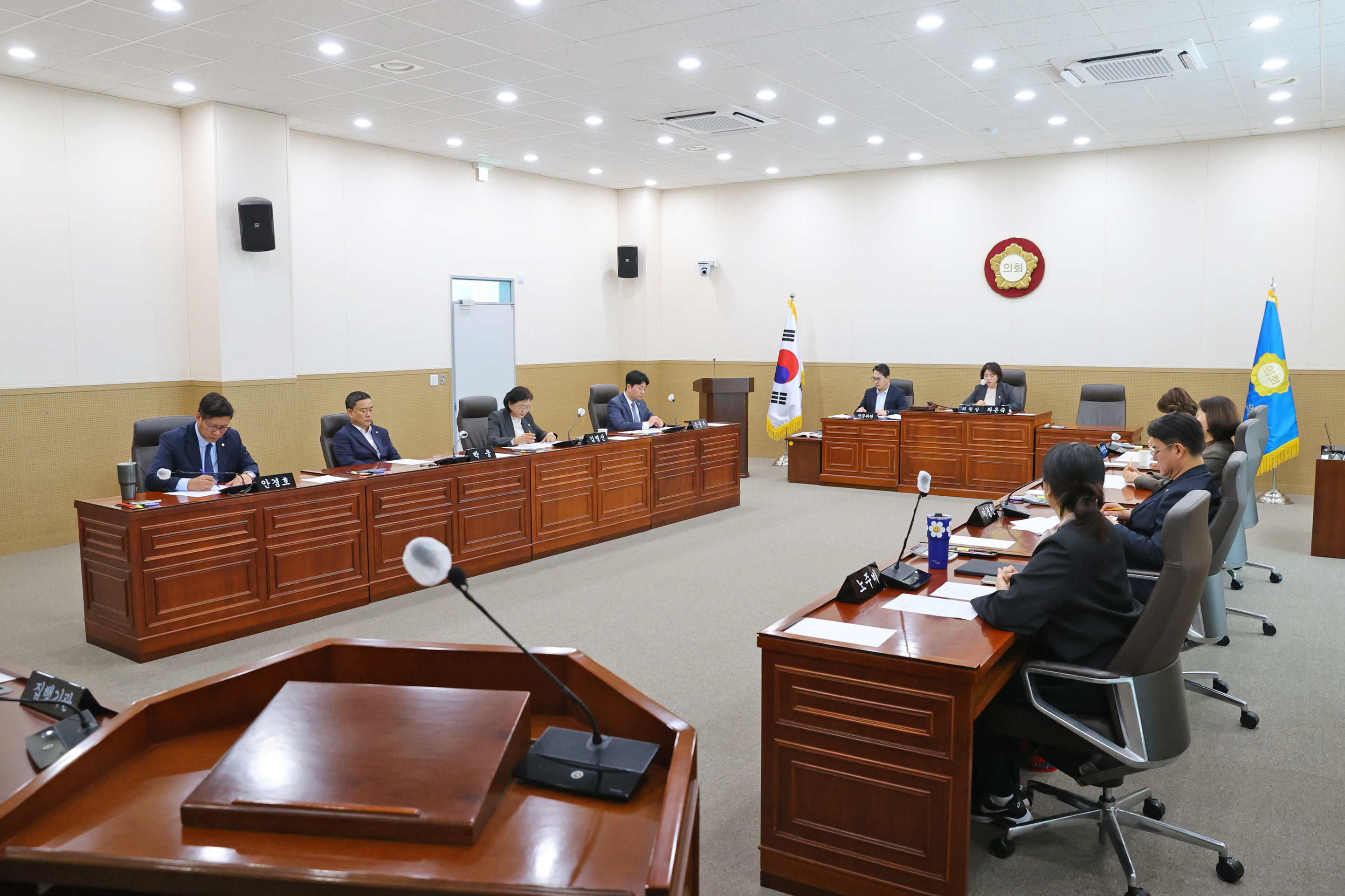 제269회 원주시의회(임시회) 제1차 (재)원주미래산업진흥원장 인사청문특별위원회(2026.10.16.)_5